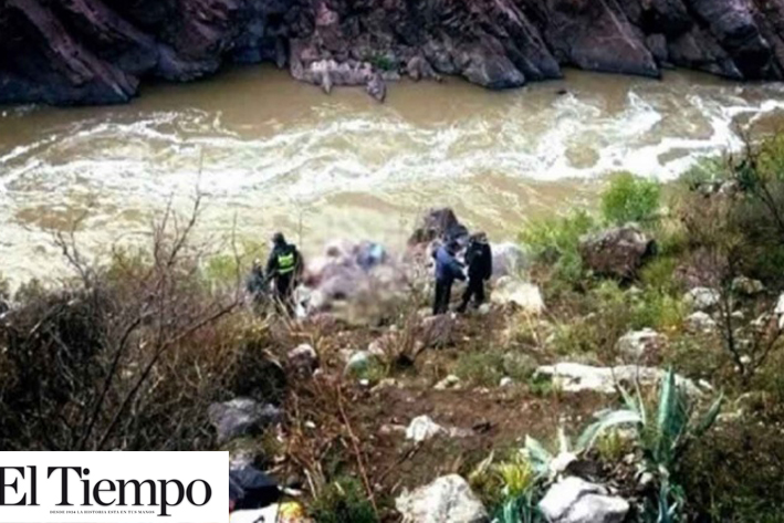 Camioneta cae a abismo en Perú; al menos 7 muertos